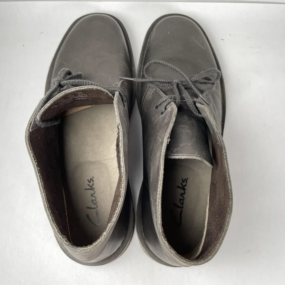 Clarks Desert Chukka Boots Mens Size 9.5 Gray Leather Lace Up Casual Shoes